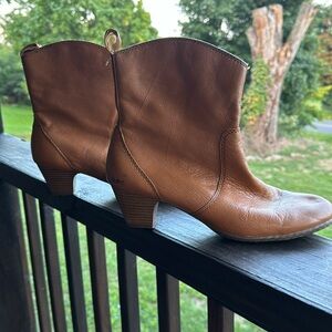 BOC Women's Leather Pull On Round Toe Ankle Western Bootie Boots Tan Size 8